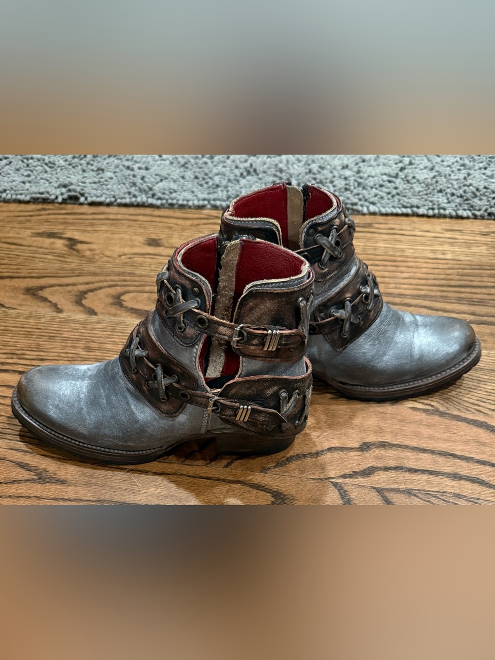 EUC- Freebird by Steven “Dublin”. Ice and brown. Size 6.